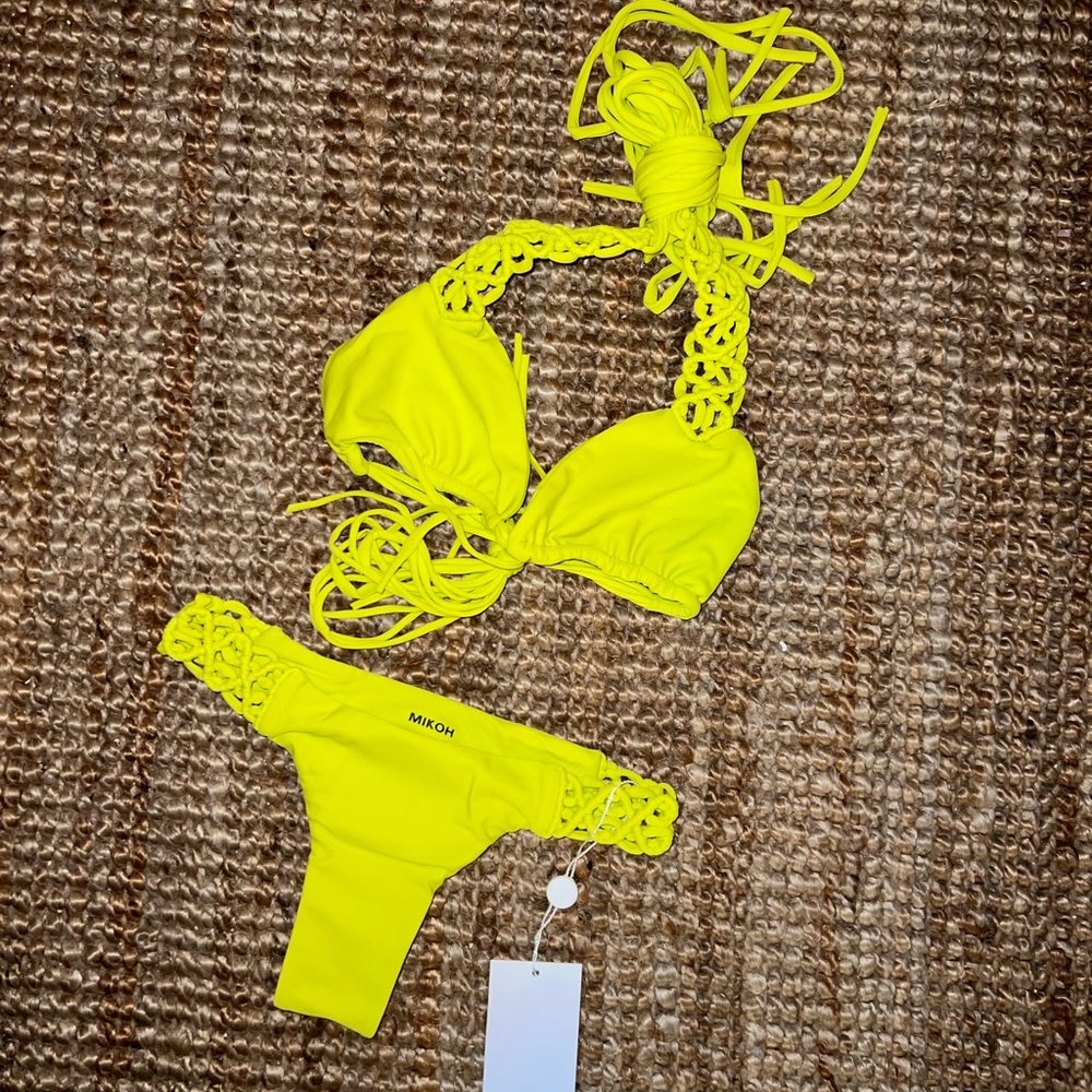 MIKOH Kula Top and Pali bottom in Lilikoi NWT Size S